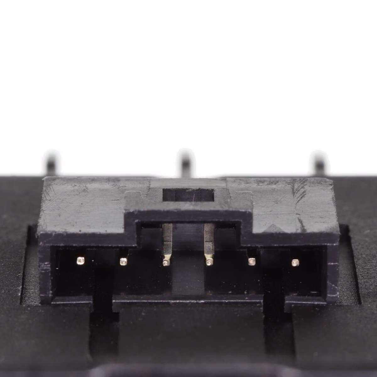 VEMO V27-73-0003 window switch – compatible with Iveco part number 5801304491 / 0000069500478 for Iveco Daily IV models from 2006 to 2012.
